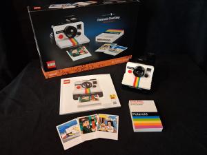 LEGO Polaroid OneStep SX-70 camera 21345